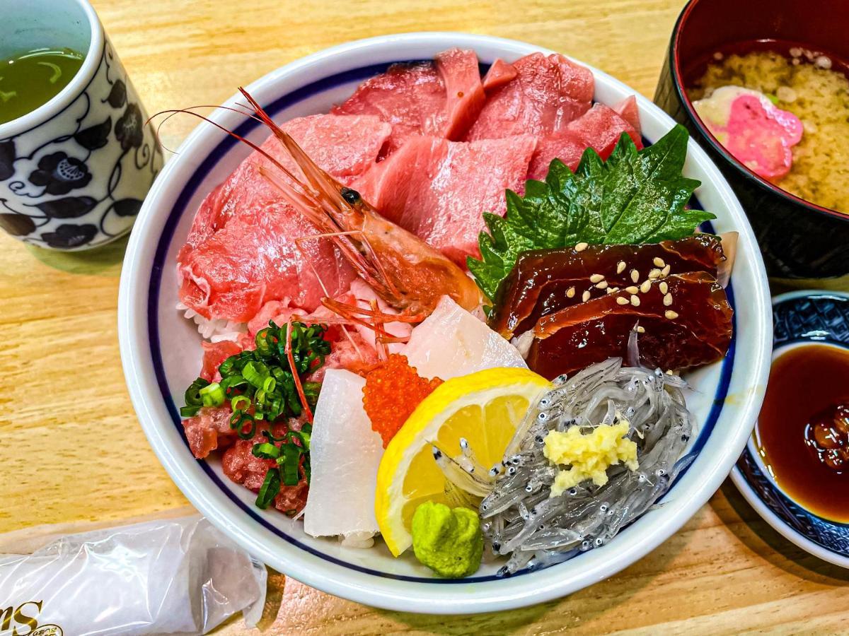 Hotel Associa Shizuoka Exterior photo A bowl of sashimi