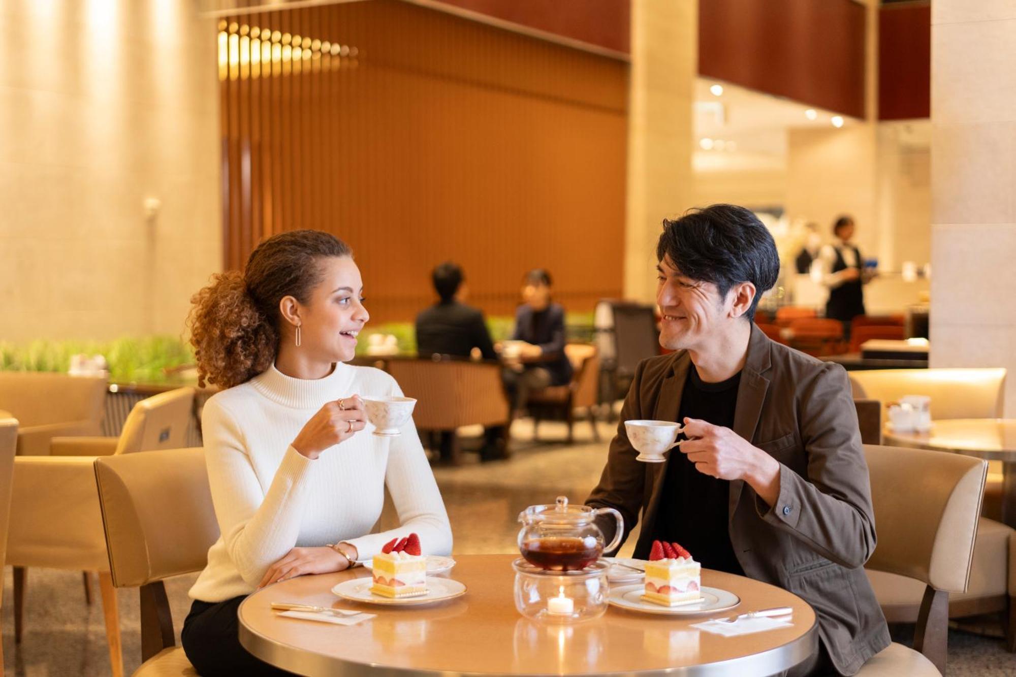 Hotel Associa Shizuoka Exterior photo A couple at the lounge