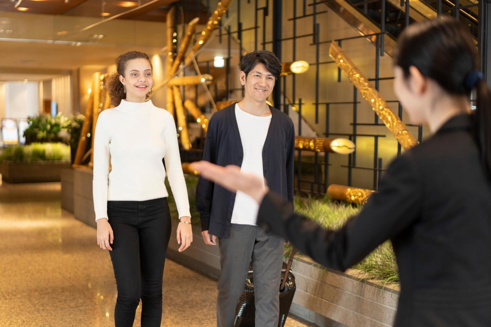 Hotel Associa Shizuoka Exterior photo Concierge welcoming guests